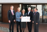 Hartmut Villinger, Vorstand des Vereins Kompass e.V., Jürgen Lutz und Ute Ortolf vom Projekt KidsCoach, STIHL Vorstand Dr. Michael Prochaska und der Erste Bürgermeister der Stadt Waiblingen, Martin Staab