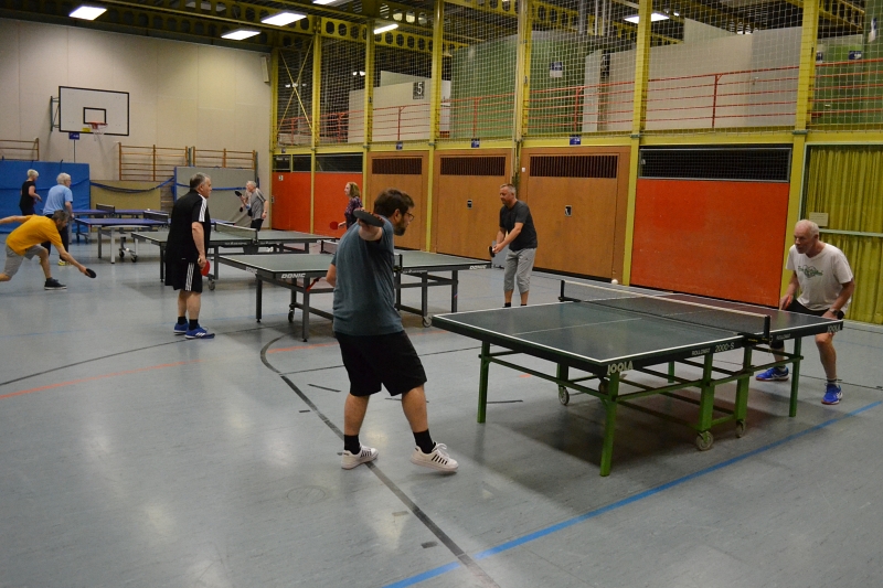 Tischttennisspieler in der Salierhalle